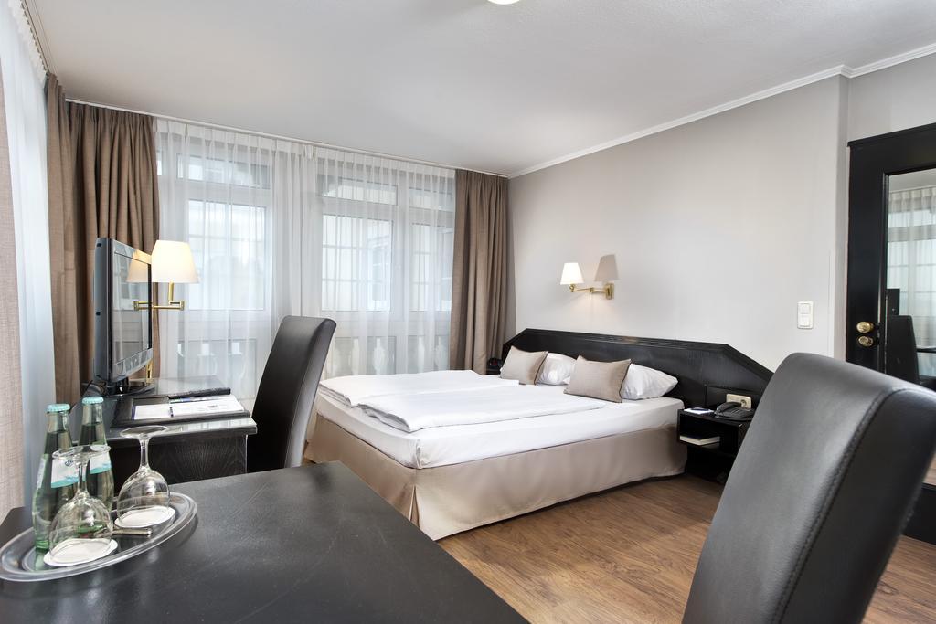 Hotel Munich North Neufahrn bei Freising Oda fotoğraf