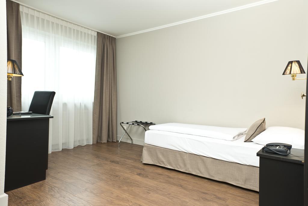 Hotel Munich North Neufahrn bei Freising Oda fotoğraf